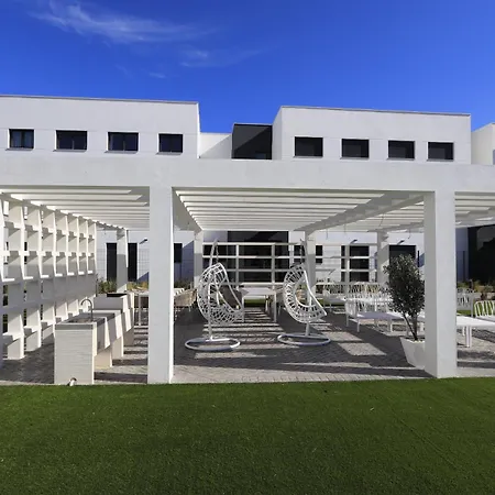 Sinatra Apartment *